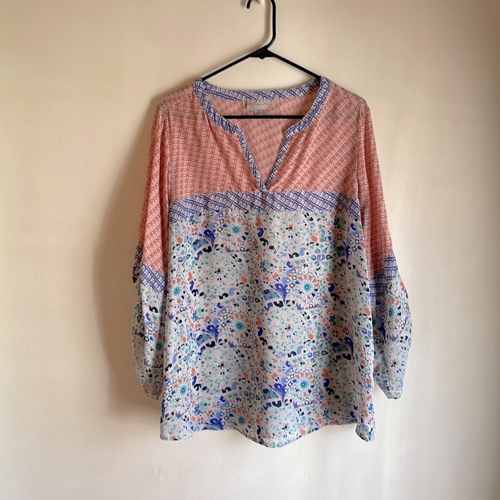 Bring on spring with this tunic & nice shirring detail on sleeve. Cute & comfy!